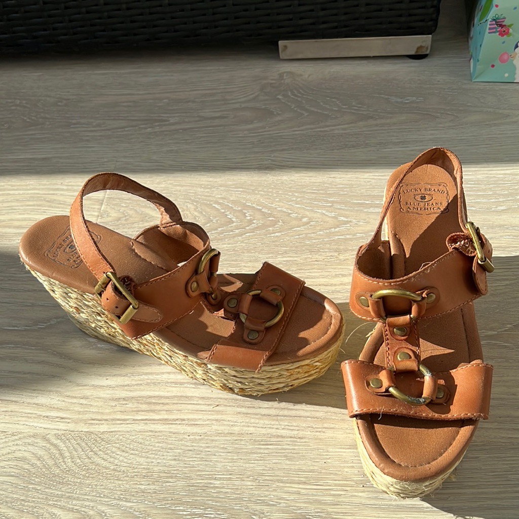 Lucky Brand Size 9 Platforms